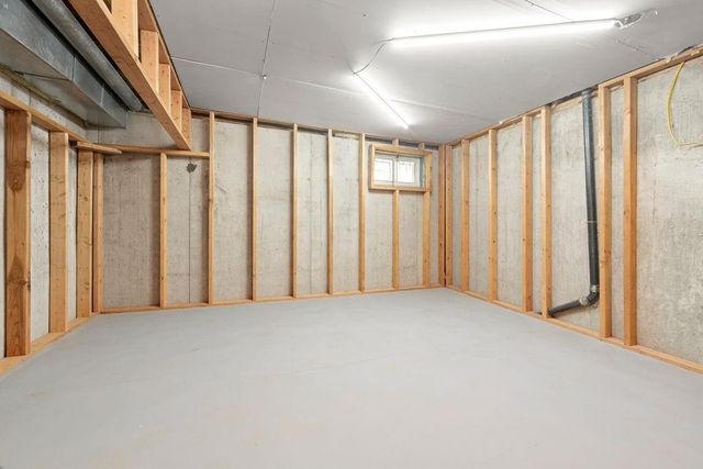 84 Long Pond Lane, New York City, NY 10304