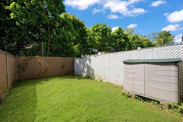 84 Long Pond Lane, New York City, NY 10304