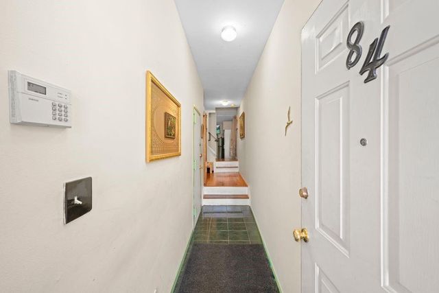84 Long Pond Lane, New York City, NY 10304