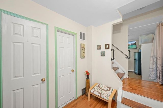 84 Long Pond Lane, New York City, NY 10304