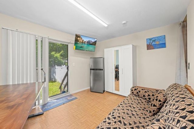 84 Long Pond Lane, New York City, NY 10304
