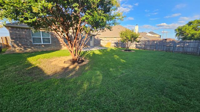 8304 Mossberg Drive, Arlington, TX 76002