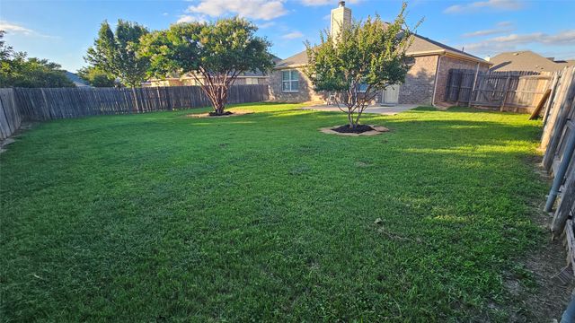 8304 Mossberg Drive, Arlington, TX 76002