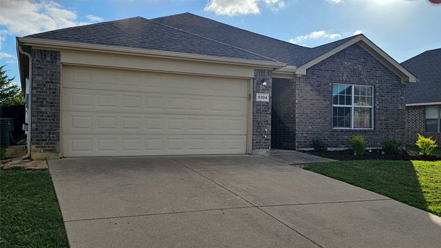 8304 Mossberg Drive, Arlington, TX 76002