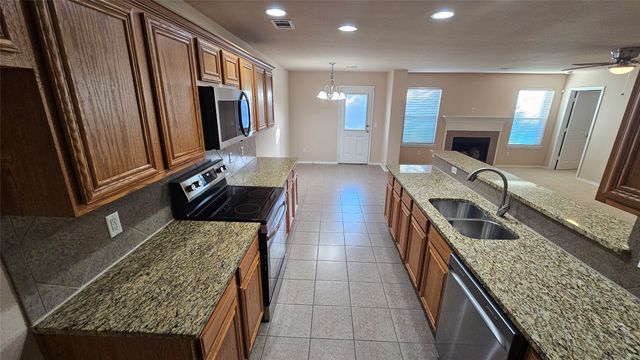 8304 Mossberg Drive, Arlington, TX 76002