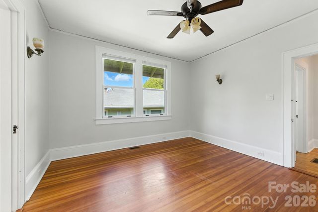 38 Austin Avenue, Asheville, NC 28801