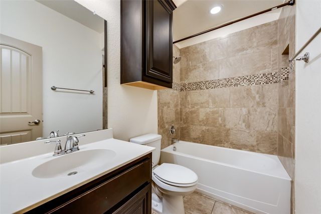 15825 Carlton Oaks Drive, Fort Worth, TX 76177