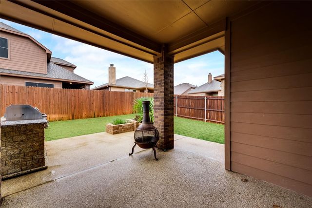 15825 Carlton Oaks Drive, Fort Worth, TX 76177