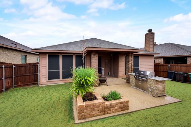 15825 Carlton Oaks Drive, Fort Worth, TX 76177