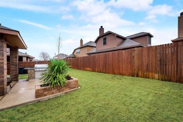 15825 Carlton Oaks Drive, Fort Worth, TX 76177