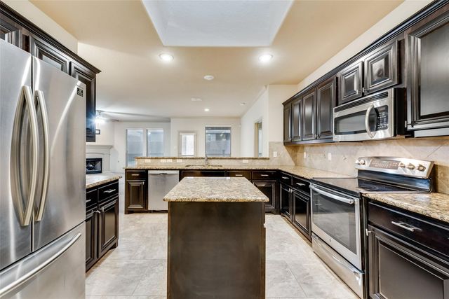 15825 Carlton Oaks Drive, Fort Worth, TX 76177