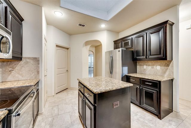 15825 Carlton Oaks Drive, Fort Worth, TX 76177