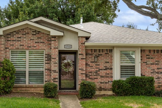 1750 Sterling Lane, Lewisville, TX 75067