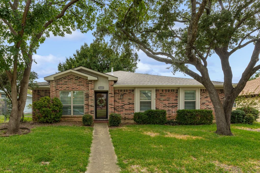 1750 Sterling Lane, Lewisville, TX 75067