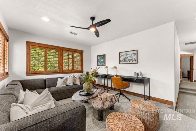 3057 E Nature Dr, Boise, ID 83706