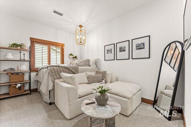 3057 E Nature Dr, Boise, ID 83706
