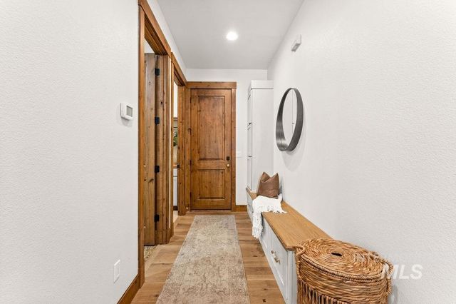 3057 E Nature Dr, Boise, ID 83706