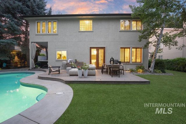 3057 E Nature Dr, Boise, ID 83706