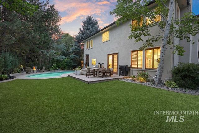 3057 E Nature Dr, Boise, ID 83706
