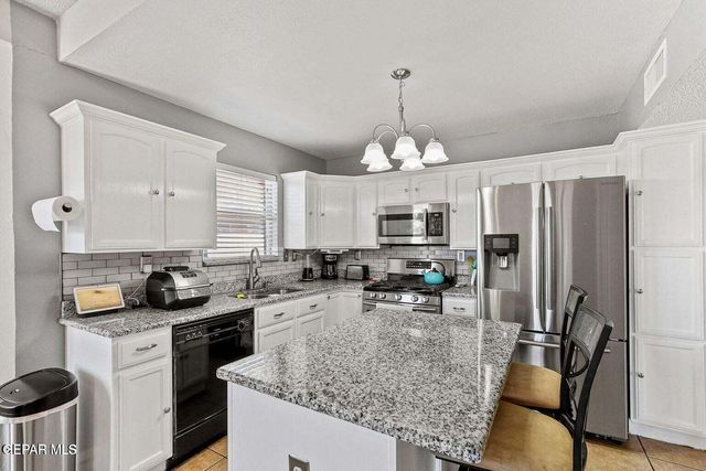 12232 Tierra Rosa Way, El Paso, TX 79938