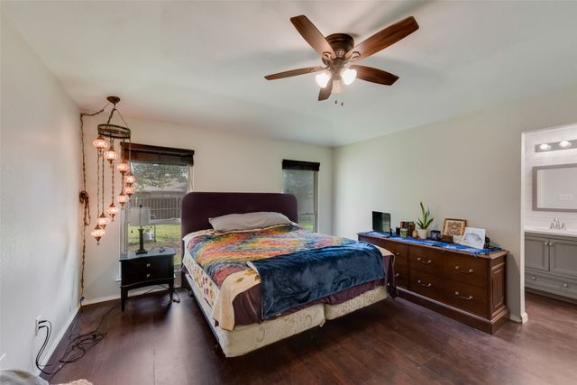 300 Valley Forge Lane, Arlington, TX 76002