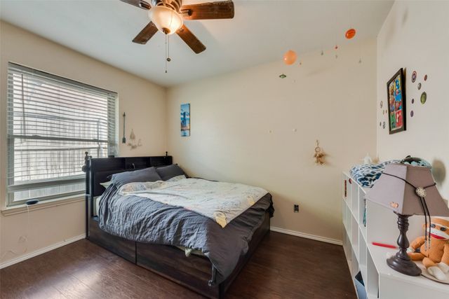 300 Valley Forge Lane, Arlington, TX 76002