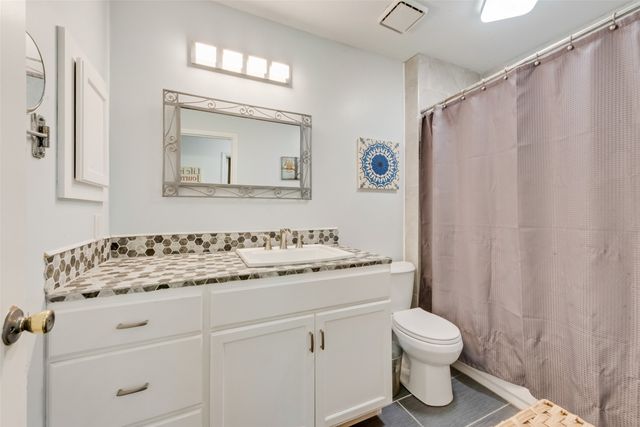 300 Valley Forge Lane, Arlington, TX 76002