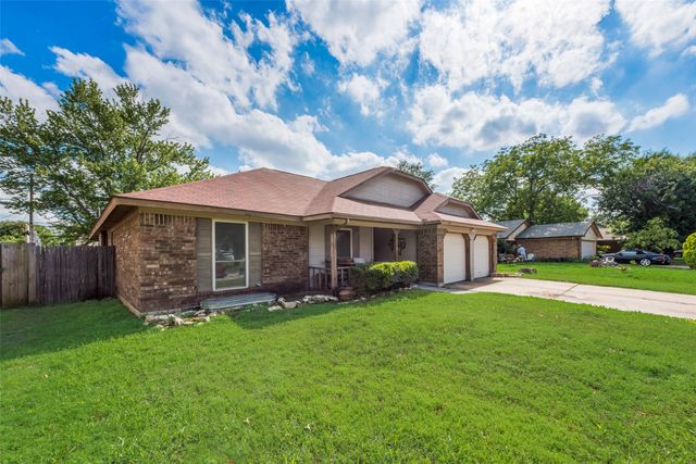 300 Valley Forge Lane, Arlington, TX 76002