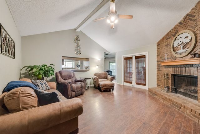 300 Valley Forge Lane, Arlington, TX 76002