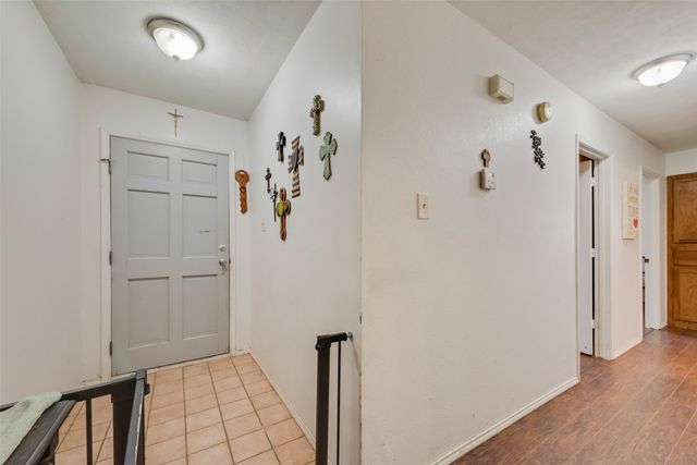300 Valley Forge Lane, Arlington, TX 76002