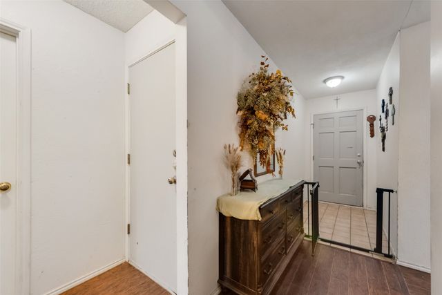 300 Valley Forge Lane, Arlington, TX 76002