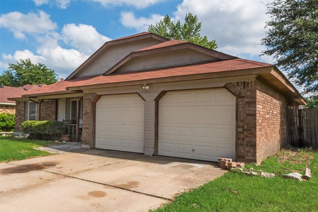 300 Valley Forge Lane, Arlington, TX 76002