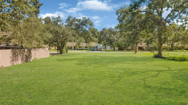 901 Elizabeth Avenue, Rosenberg, TX 77471