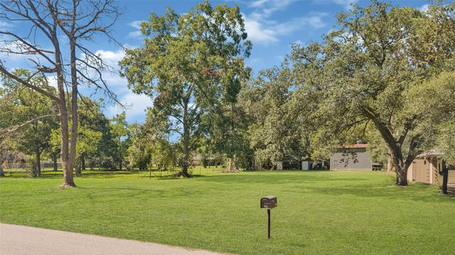 901 Elizabeth Avenue, Rosenberg, TX 77471