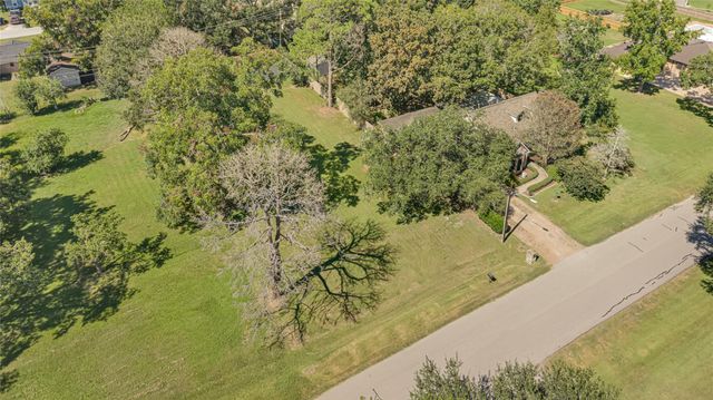901 Elizabeth Avenue, Rosenberg, TX 77471