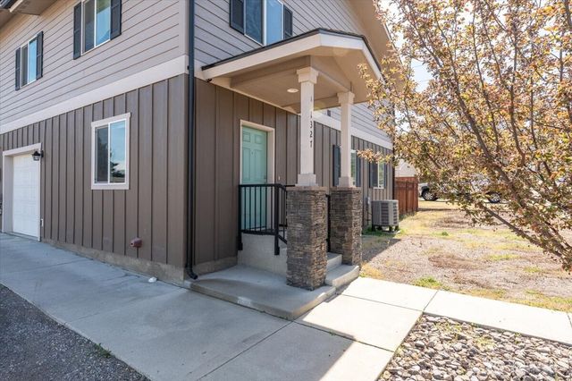 1327 S Miller Street, Wenatchee, WA 98801