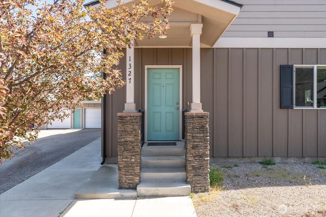 1327 S Miller Street, Wenatchee, WA 98801