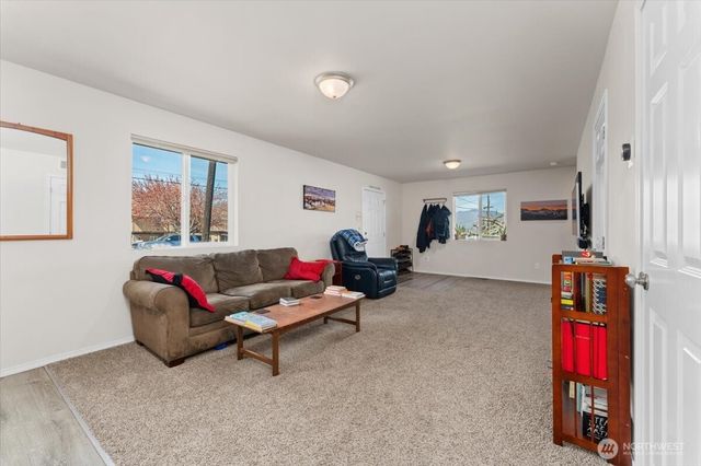 1327 S Miller Street, Wenatchee, WA 98801