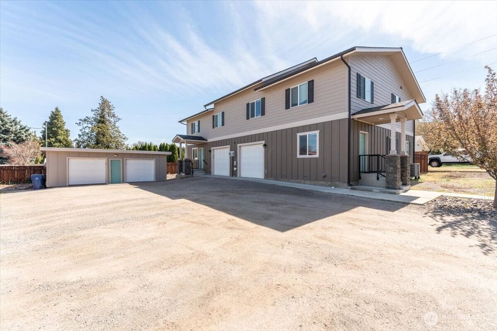 1327 S Miller Street, Wenatchee, WA 98801