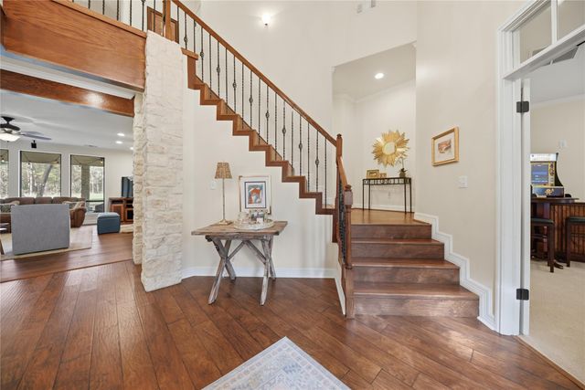 111 Oakmont Drive, New Ulm, TX 78950