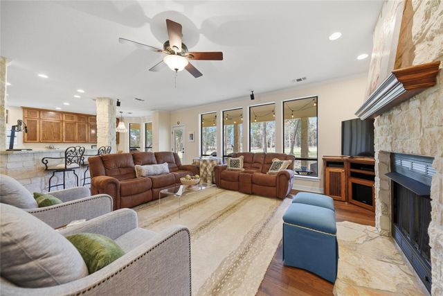 111 Oakmont Drive, New Ulm, TX 78950