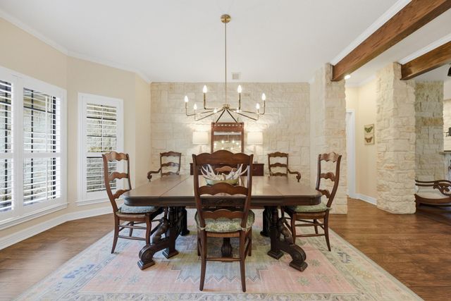 111 Oakmont Drive, New Ulm, TX 78950