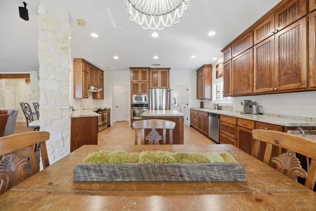 111 Oakmont Drive, New Ulm, TX 78950