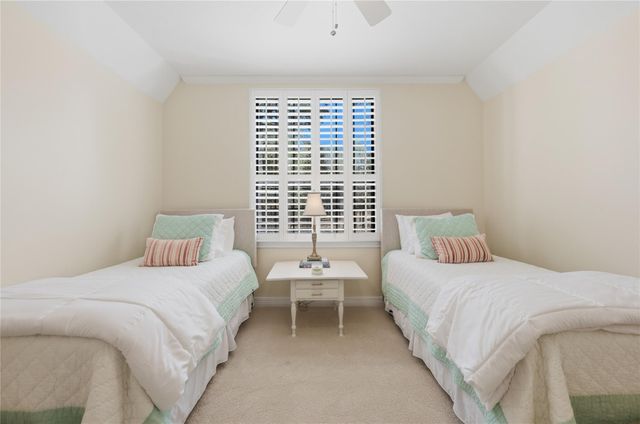 111 Oakmont Drive, New Ulm, TX 78950