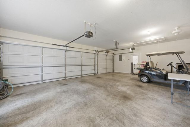 111 Oakmont Drive, New Ulm, TX 78950