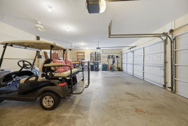 111 Oakmont Drive, New Ulm, TX 78950