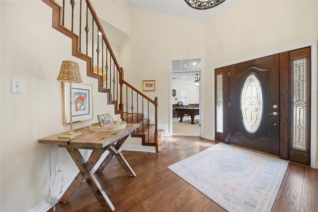 111 Oakmont Drive, New Ulm, TX 78950