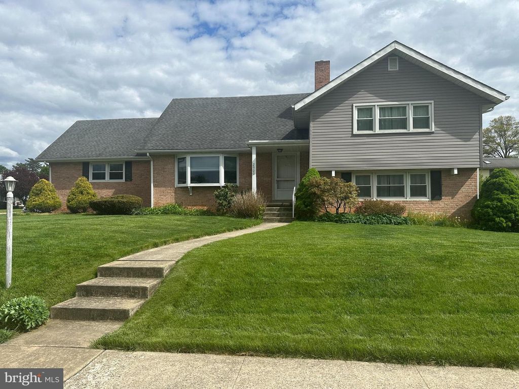 2900 OCTAGON AVE, Sinking Spring, PA 19608