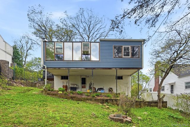 87 Lakeview Avenue, Hartsdale, NY 10530