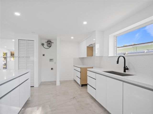 540 Harem Ave, Opa-locka, FL 33054